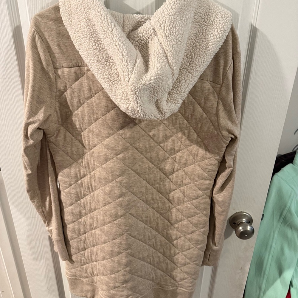 UGG Kayla Quilted Hoodie Oatmeal Heather Color - Picture 10 of 11